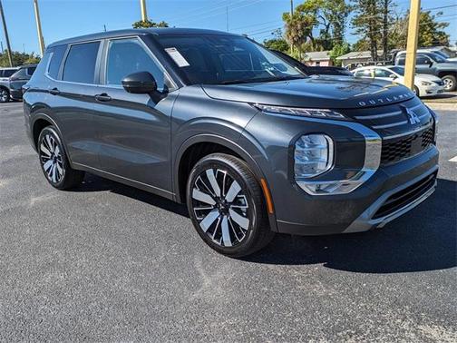 2025 Mitsubishi Outlander SE