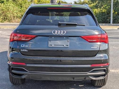 2024 Audi Q3 45 S line Premium