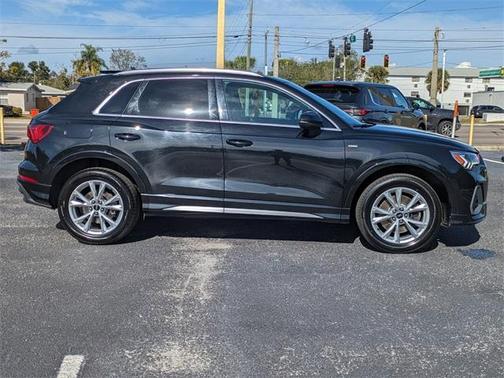 2024 Audi Q3 45 S line Premium