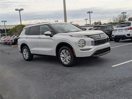 2026 Mitsubishi Outlander ES