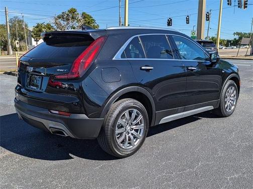 2023 Cadillac XT4 Premium Luxury