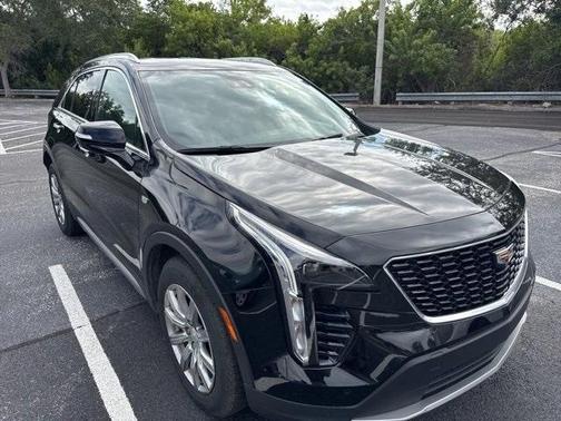 2023 Cadillac XT4 Premium Luxury