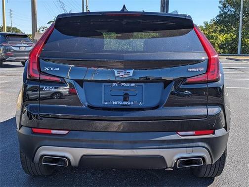 2023 Cadillac XT4 Premium Luxury