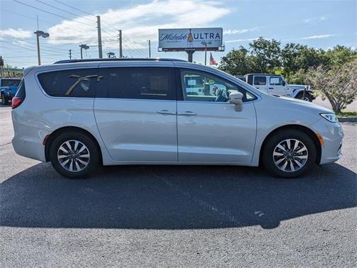 2021 Chrysler Pacifica Hybrid Touring L
