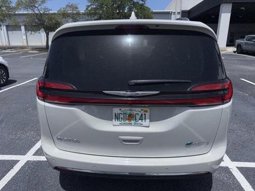 2021 Chrysler Pacifica Hybrid Touring L