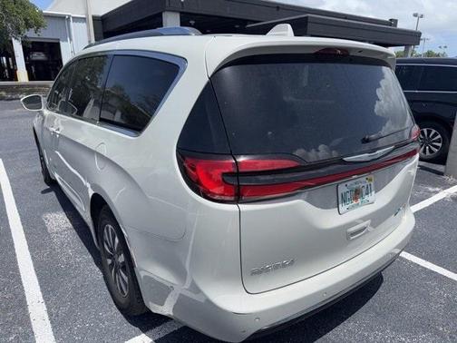 2021 Chrysler Pacifica Hybrid Touring L