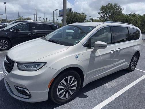 2021 Chrysler Pacifica Hybrid Touring L