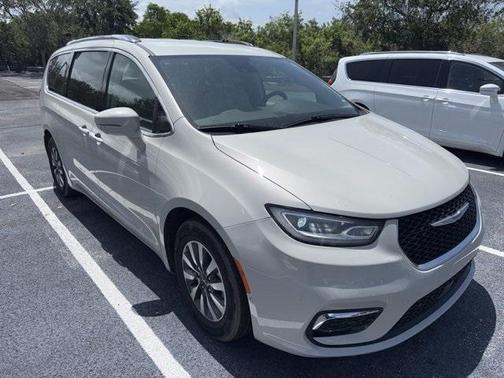 2021 Chrysler Pacifica Hybrid Touring L