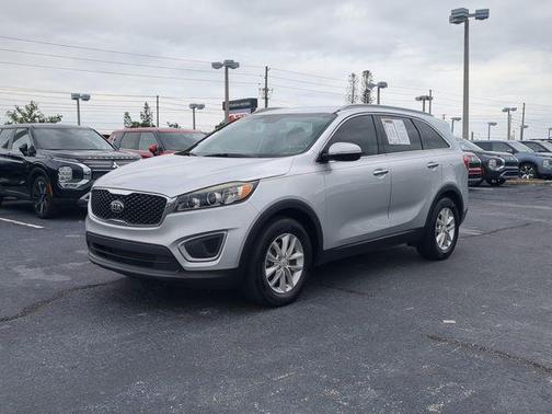 Sparkling Silver 2018 Kia Sorento LX
