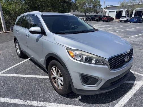 Sparkling Silver 2018 Kia Sorento LX