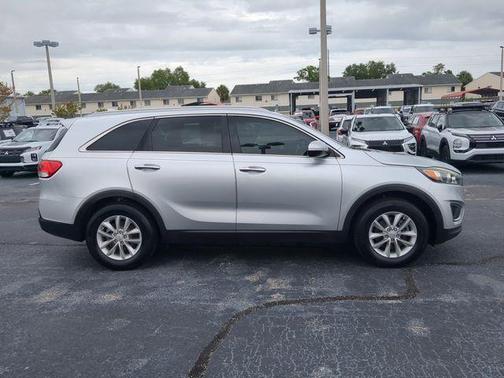 Sparkling Silver 2018 Kia Sorento LX