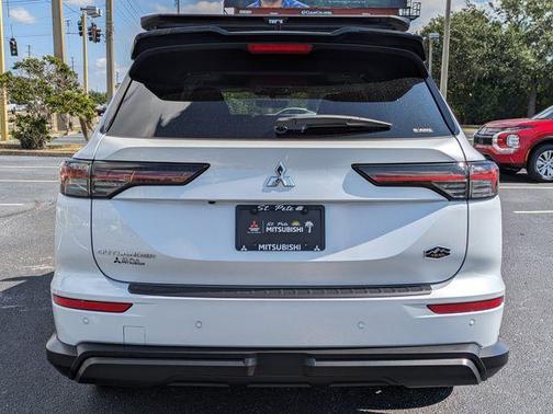 White 2025 Mitsubishi Outlander Trail Edition