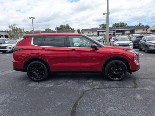 Diamond Red 2026 Mitsubishi Outlander LE