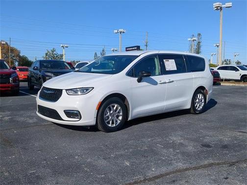 2024 Chrysler Pacifica Touring-L