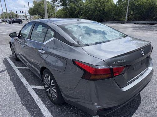 Gun Metallic 2024 Nissan Altima 2.5 SV