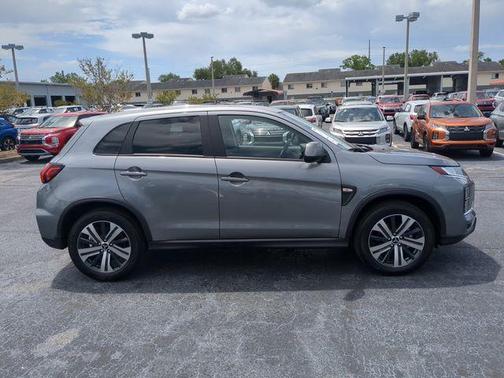 Mercury Gray Metallic 2025 Mitsubishi Outlander Sport 2.0 ES