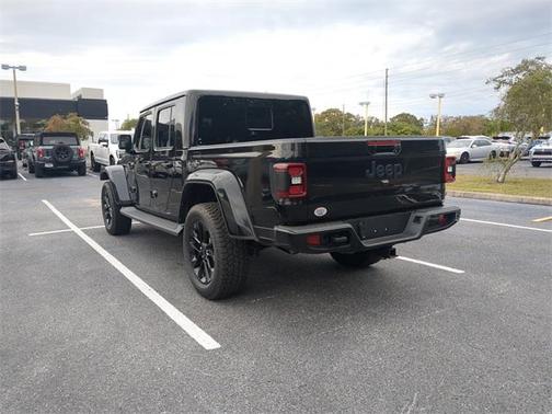 2022 Jeep Gladiator Overland