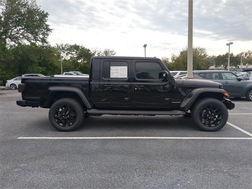 2022 Jeep Gladiator Overland