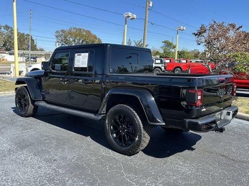 2022 Jeep Gladiator Overland