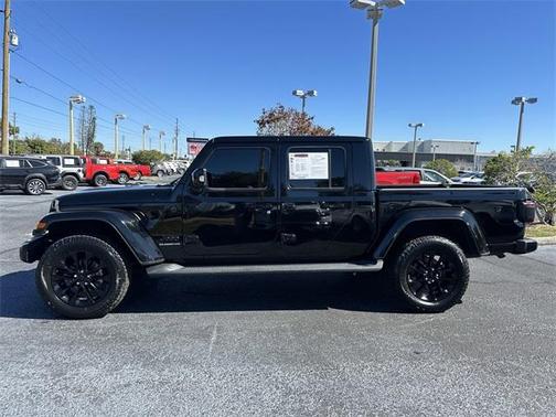 2022 Jeep Gladiator Overland