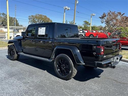 2022 Jeep Gladiator Overland