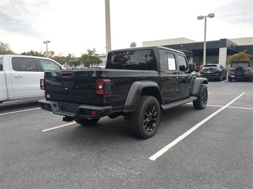 2022 Jeep Gladiator Overland
