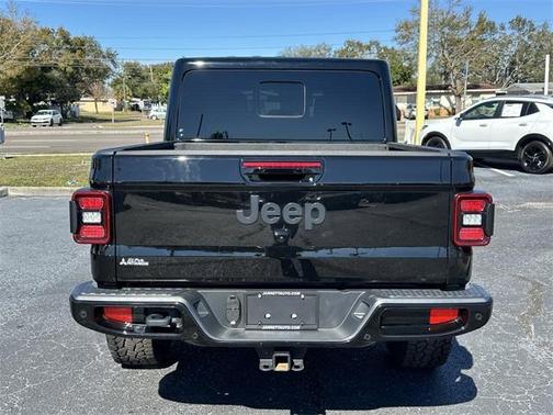 2022 Jeep Gladiator Overland