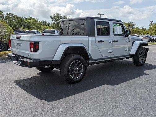 2023 Jeep Gladiator Overland