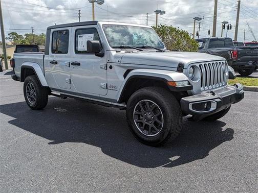 2023 Jeep Gladiator Overland