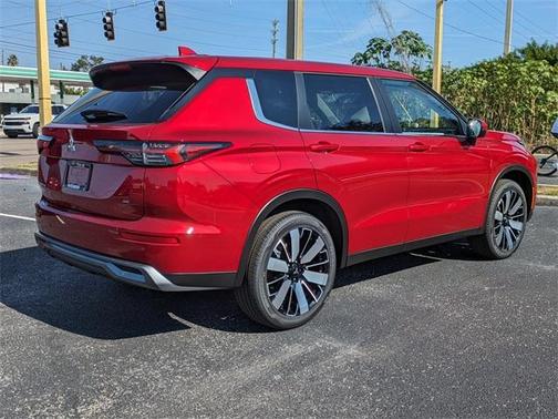 2025 Mitsubishi Outlander SE