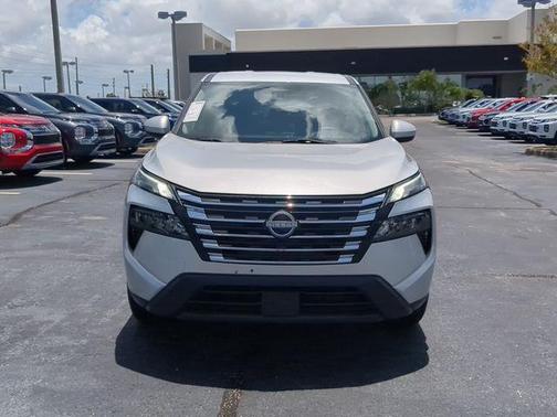 Brilliant Silver Metallic 2024 Nissan Rogue SV