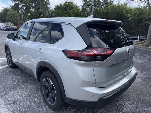 Brilliant Silver Metallic 2024 Nissan Rogue SV