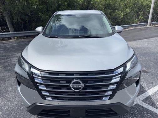 Brilliant Silver Metallic 2024 Nissan Rogue SV