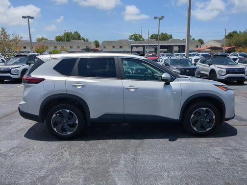 Brilliant Silver Metallic 2024 Nissan Rogue SV