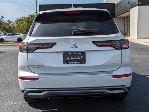 2025 Mitsubishi Outlander SE