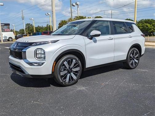 2025 Mitsubishi Outlander SE