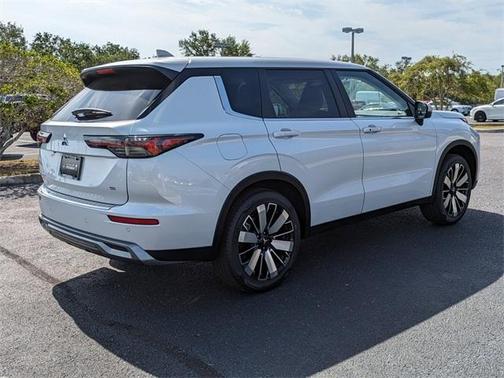 2025 Mitsubishi Outlander SE