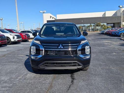 2026 Mitsubishi Outlander ES