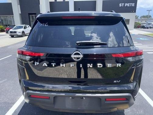 2023 Nissan Pathfinder SV