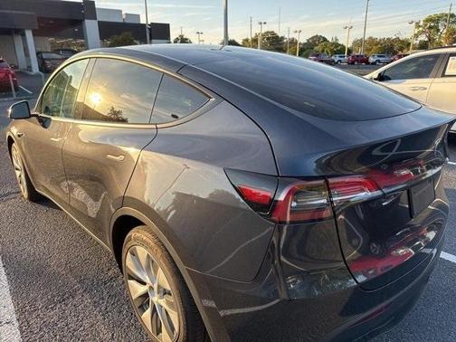 2024 Tesla Model Y Standard Range