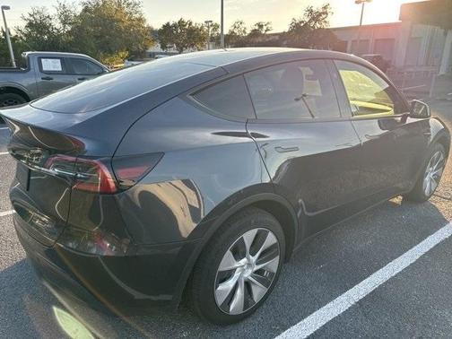 2024 Tesla Model Y Standard Range