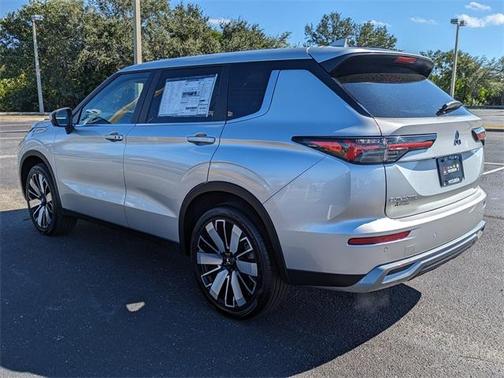 2025 Mitsubishi Outlander SE