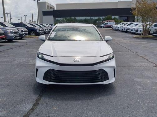 Ice 2025 Toyota Camry LE