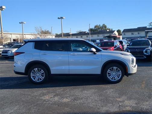 2025 Mitsubishi Outlander PHEV ES