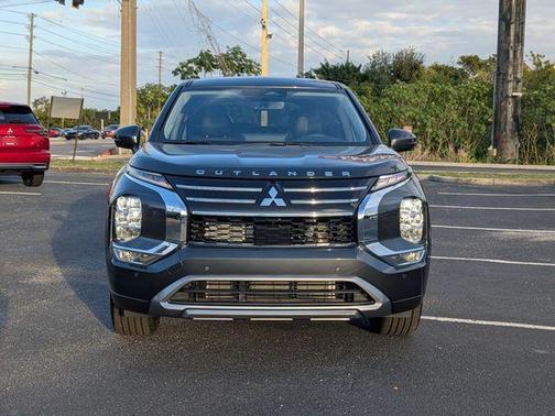 Graphite Gray 2026 Mitsubishi Outlander SE