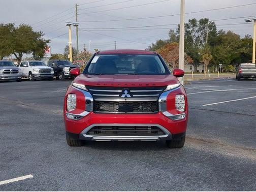 Red 2026 Mitsubishi Outlander SE