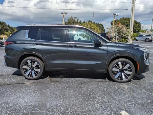 2025 Mitsubishi Outlander SEL