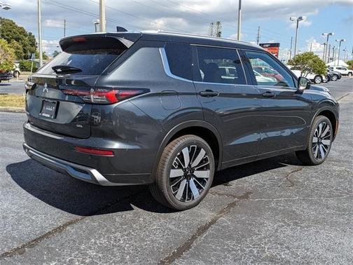 2025 Mitsubishi Outlander SEL