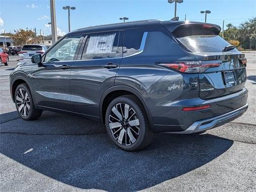 2025 Mitsubishi Outlander SEL