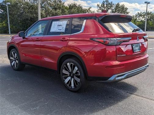 2025 Mitsubishi Outlander SE